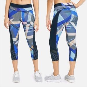 NWOT Athleta Electric Geo Sonar Capri Leggings Sz S